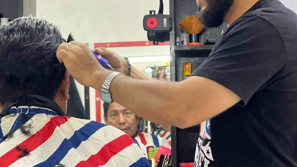 El arte de la barbería en Tapachula: cortes modernos y herencia familiar 2