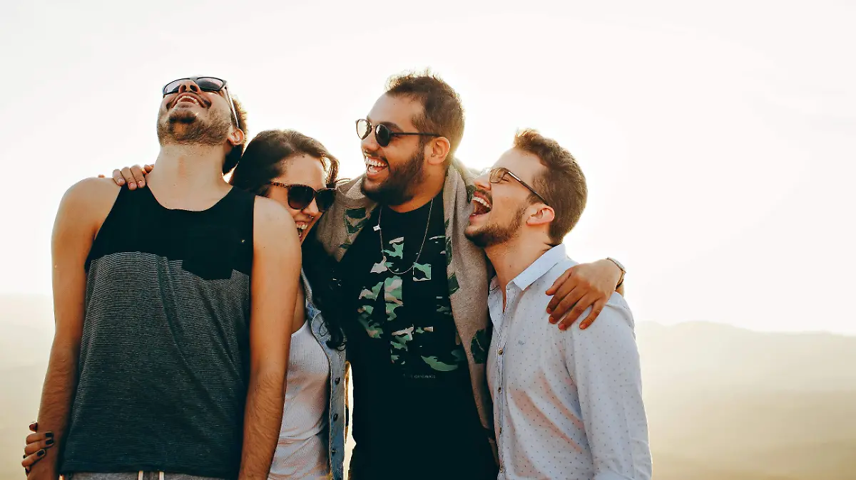 amigos riendo