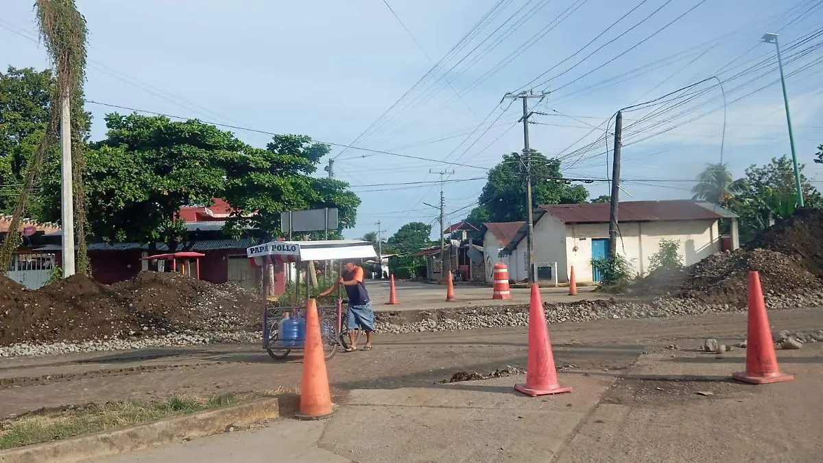 Calle cerrada por obra en Huehuetán