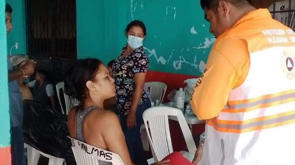 Migrantes atendidos por paramédicos