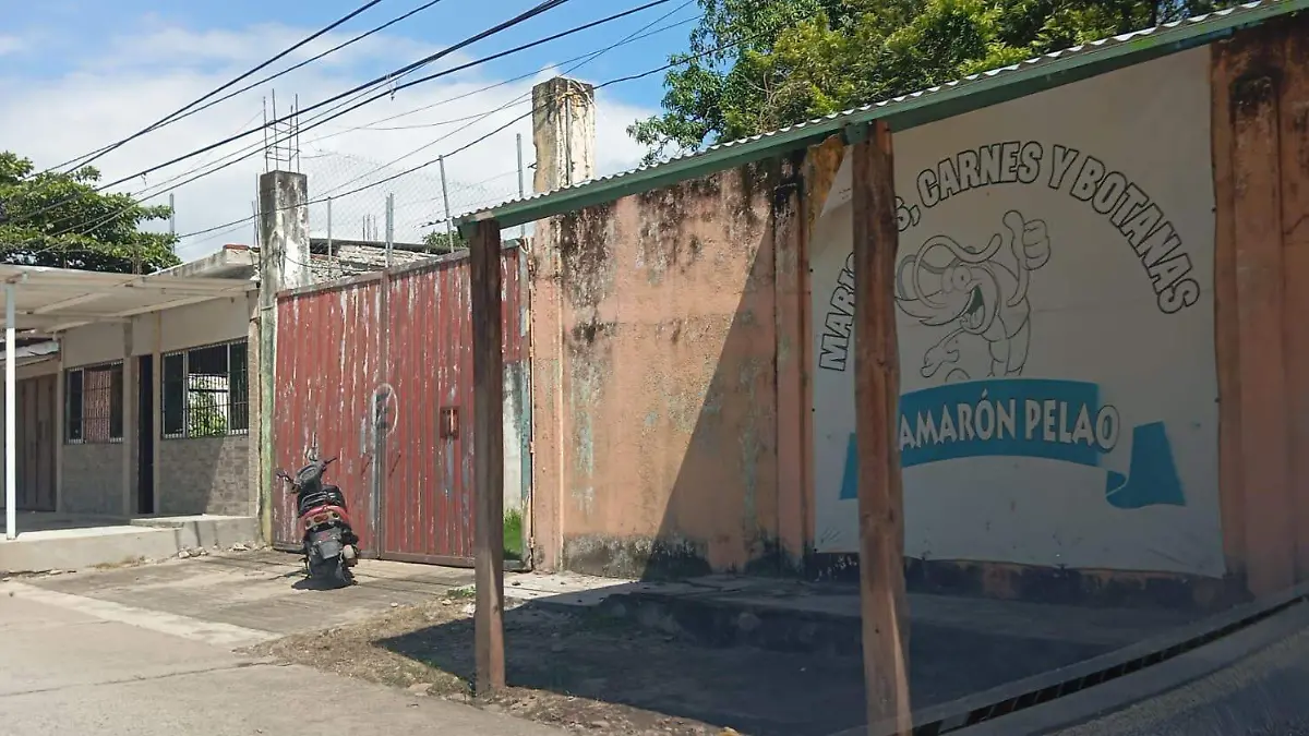 bar