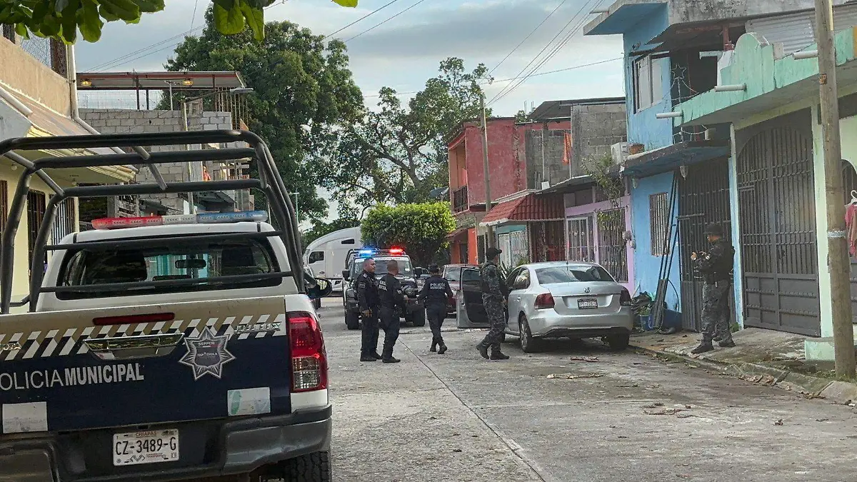 policías