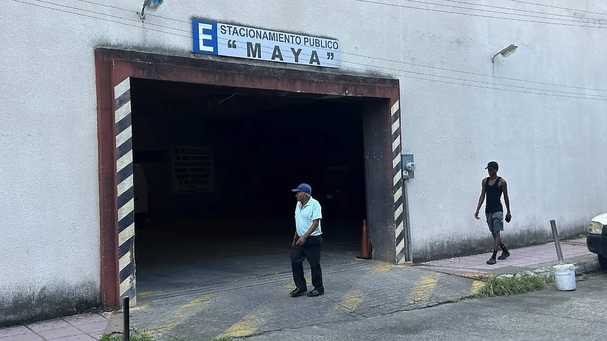 ESTACIONAMIENTO CINE MAYA