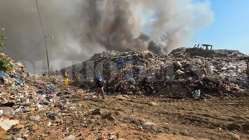 Incendio en basurero