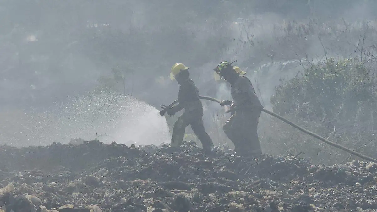 Desde San Cristóbal hasta Tapachula: la jornada de un bombero en el combate al incendio del basurero municipal 3