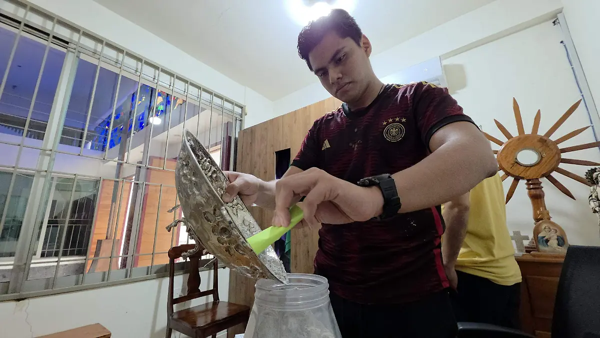 Preparación y significado de la ceniza marcan el inicio de la Cuaresma en la Villita de Guadalupe de Tapachula