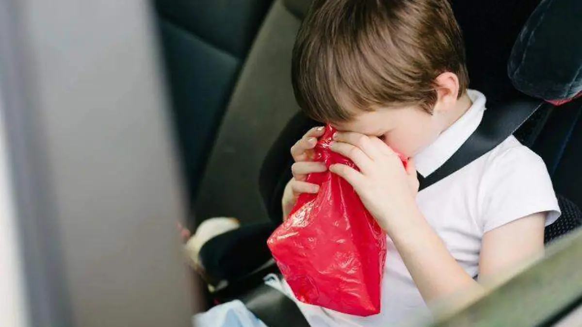 8 Car Safety Tips for Parents Going on a Road Trip_