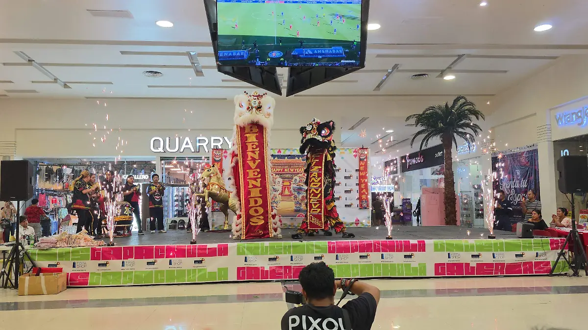 
Danza de leones chinos marca el Año del Caballo en Plaza Galería Tapachula
