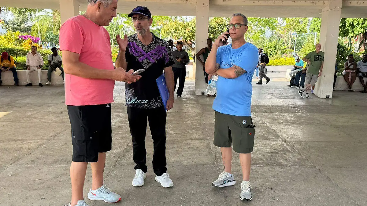 CUBANOS 