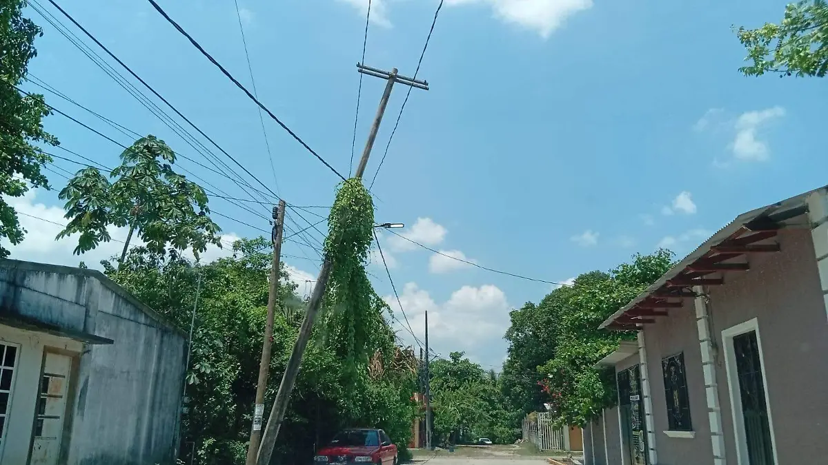 POSTE INCLINADO 