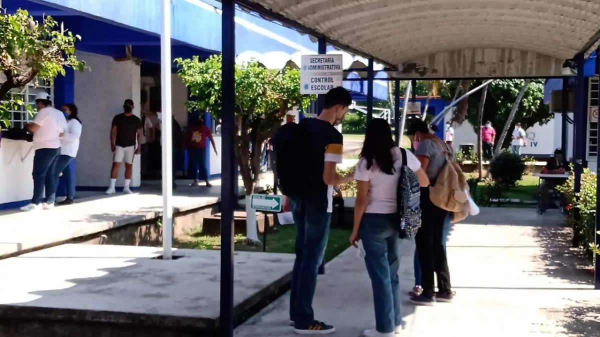 UNIVERSITARIOS 2