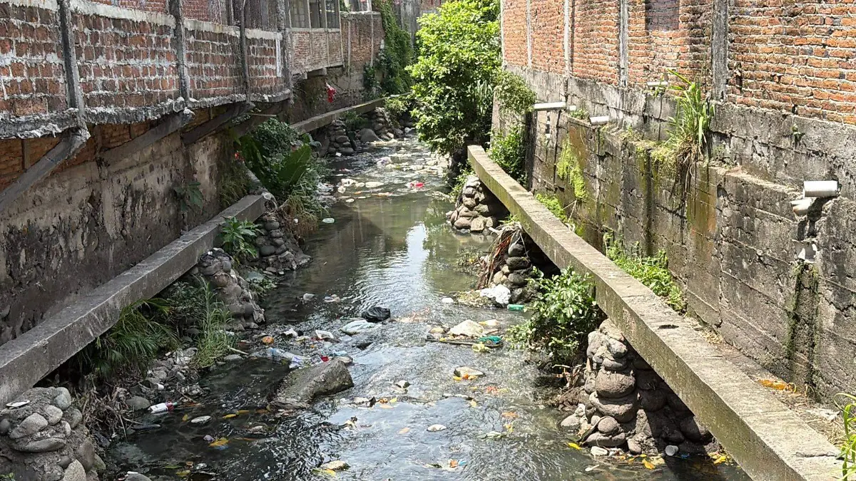 rio contaminado