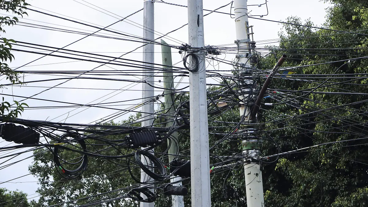 240924_POSTES INVADIDOS_MEGACABLE_TELEMEX_MC_4