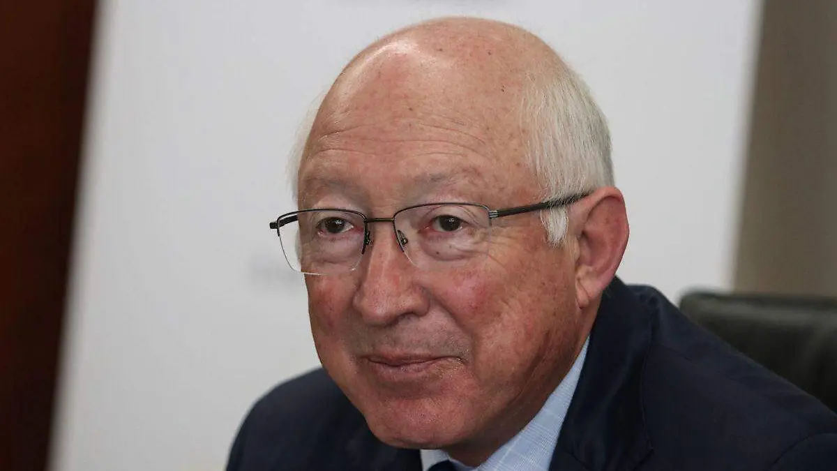 Ken Slazar-Embajador EU