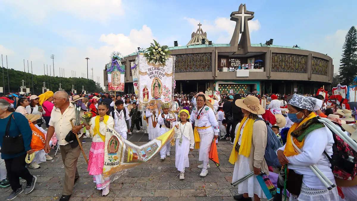 240728_LLEGADA PEREGRINAS A LA BASILICA_IS-26