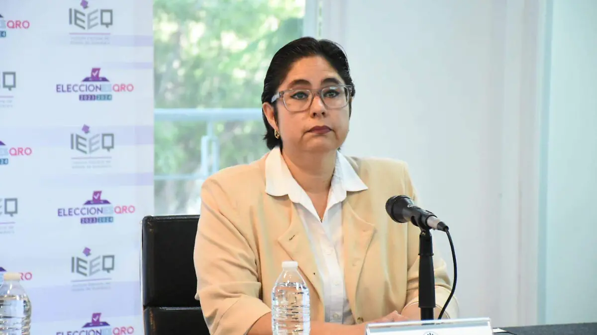 Maestra María de Los Ángeles