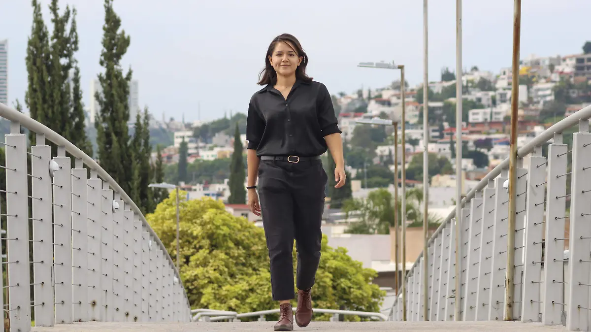 240718_CECY WALKS_IS_4