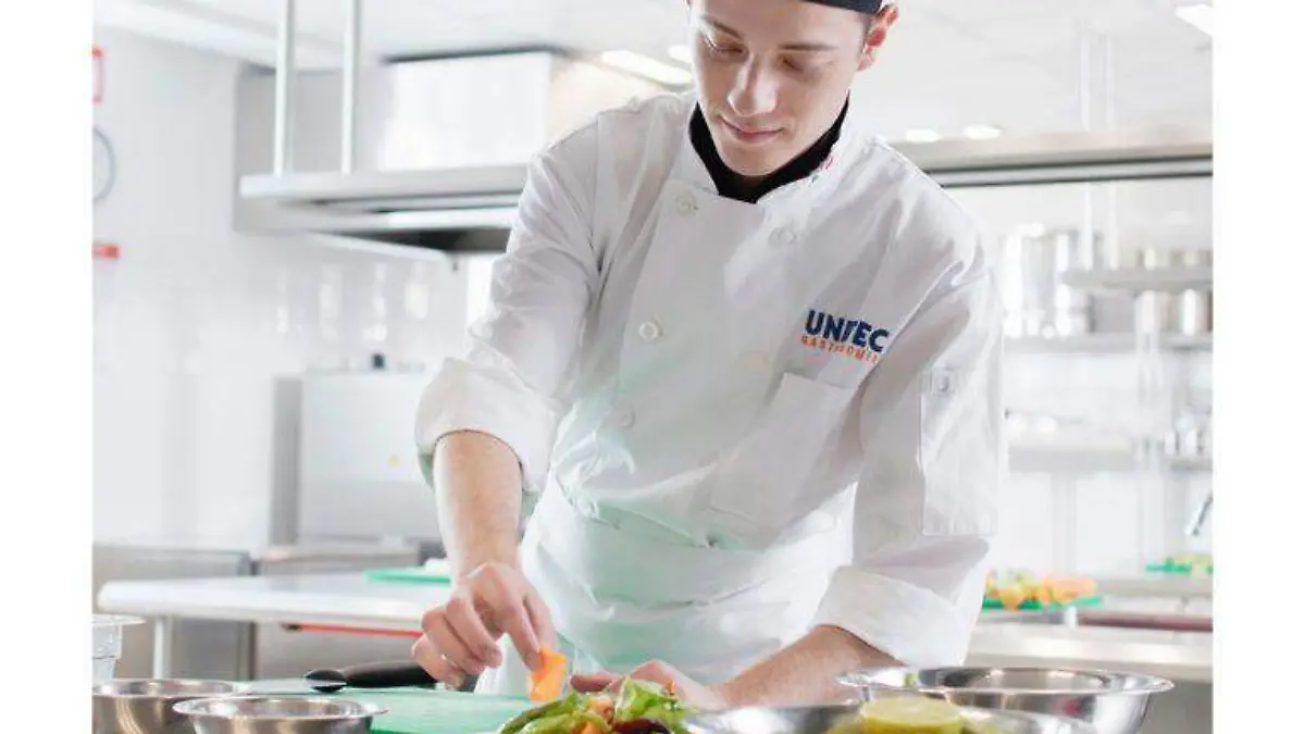La UNITEC facilita el acceso a la educación mediante opciones de financiamiento y becas, y ofrece amplias oportunidades laborales a través de su bolsa de trabajo. | Foto. Cortesía.