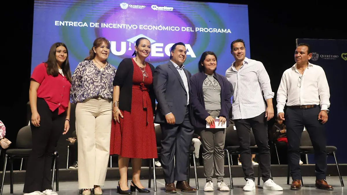 Luis Nava felicito