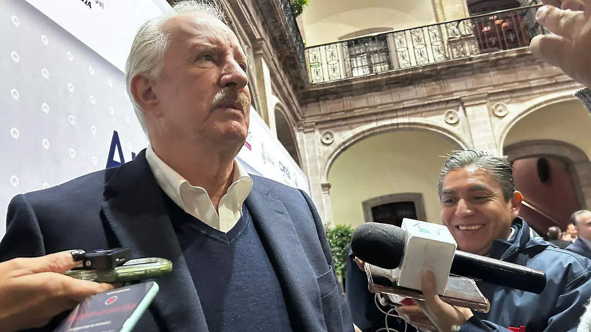 ALCALDE PIDIO