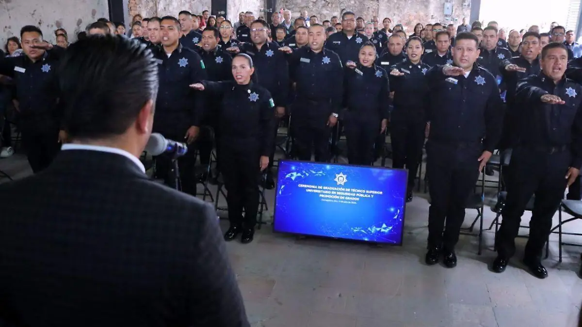 POlicias graduados
