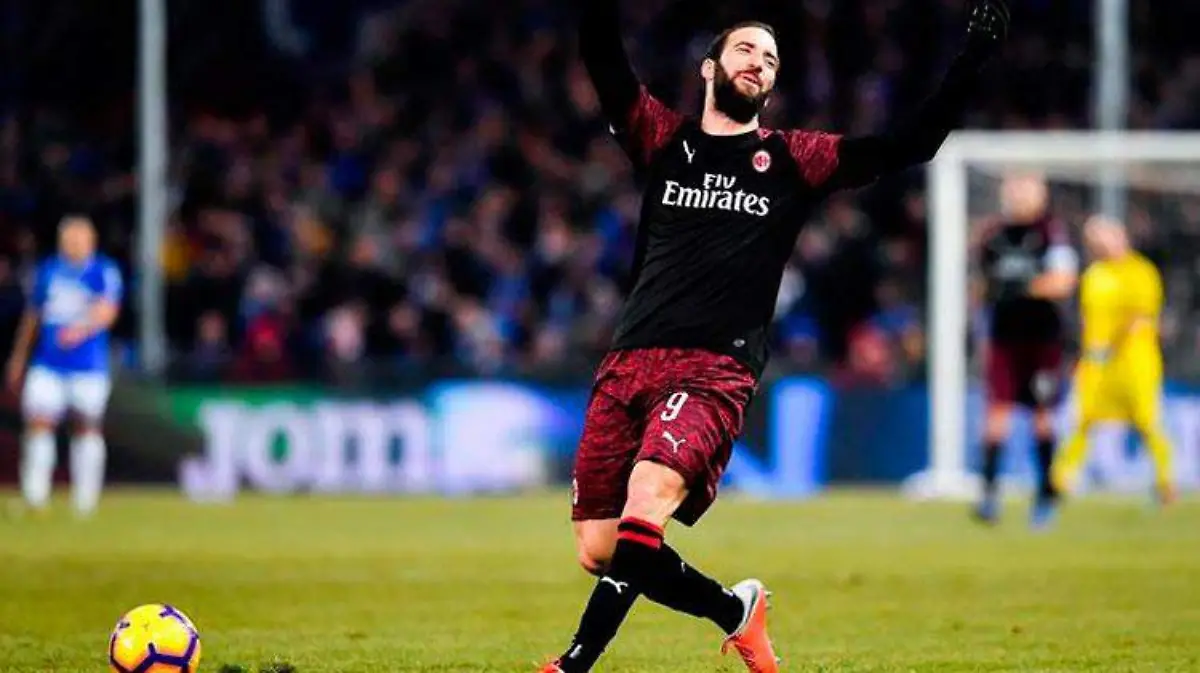 Milan_Higuain_1