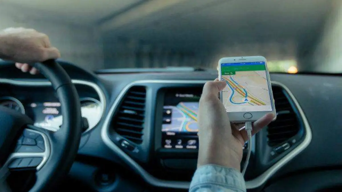 gps-conduccion-mapas-waze-google-maps