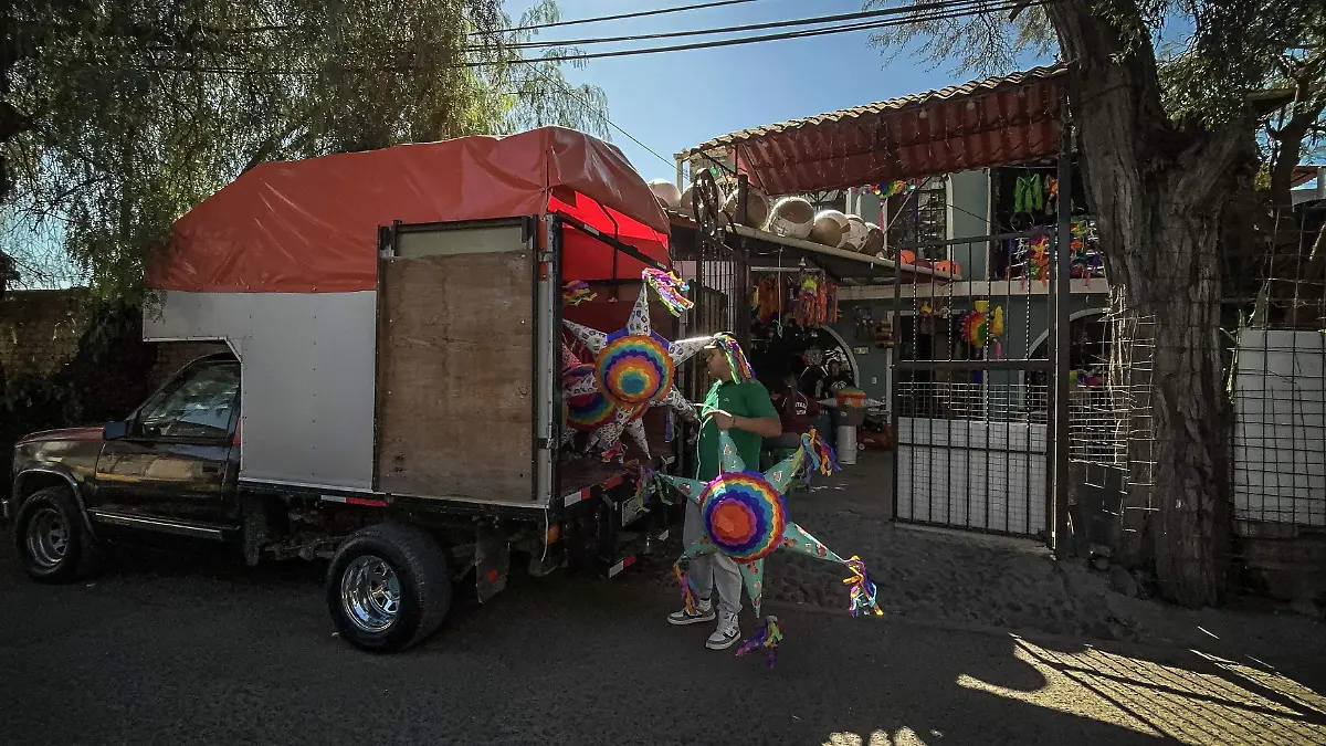 Fabrica de piñatas / Gerardo Tavarez
