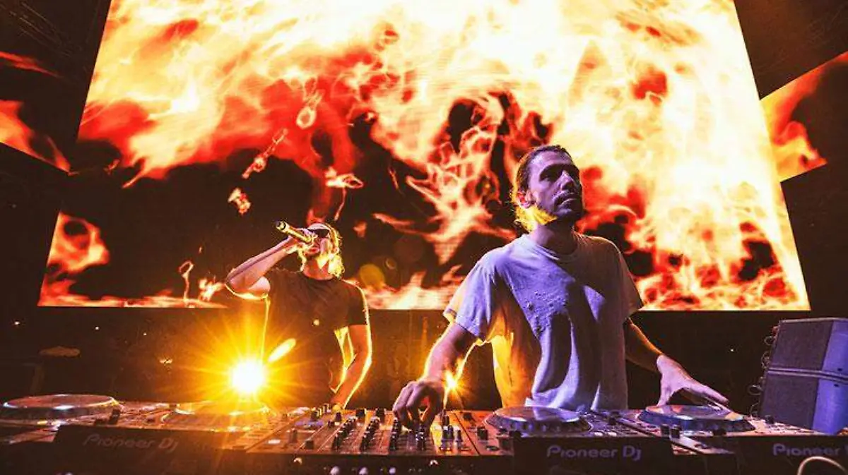 DJ4