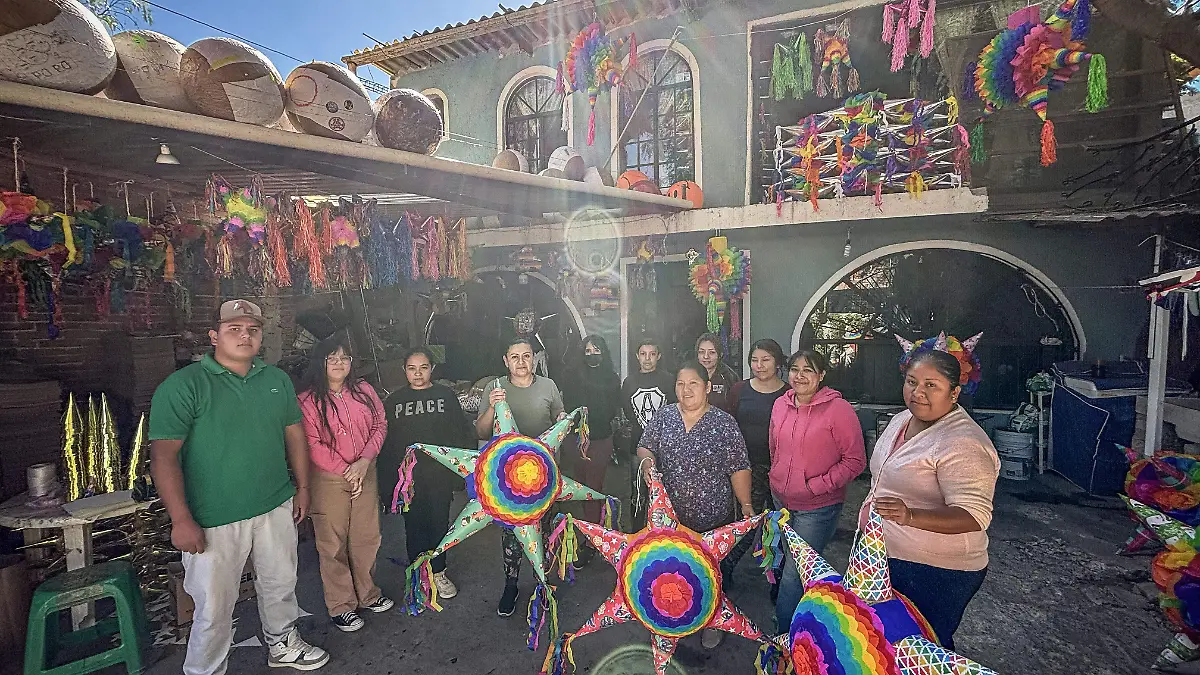 Fabrica de piñatas / Gerardo Tavarez