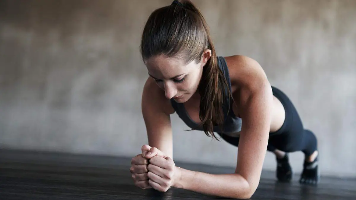 3.Practica 40 minutos de ejercicio cardiovascular 5 veces por semana.