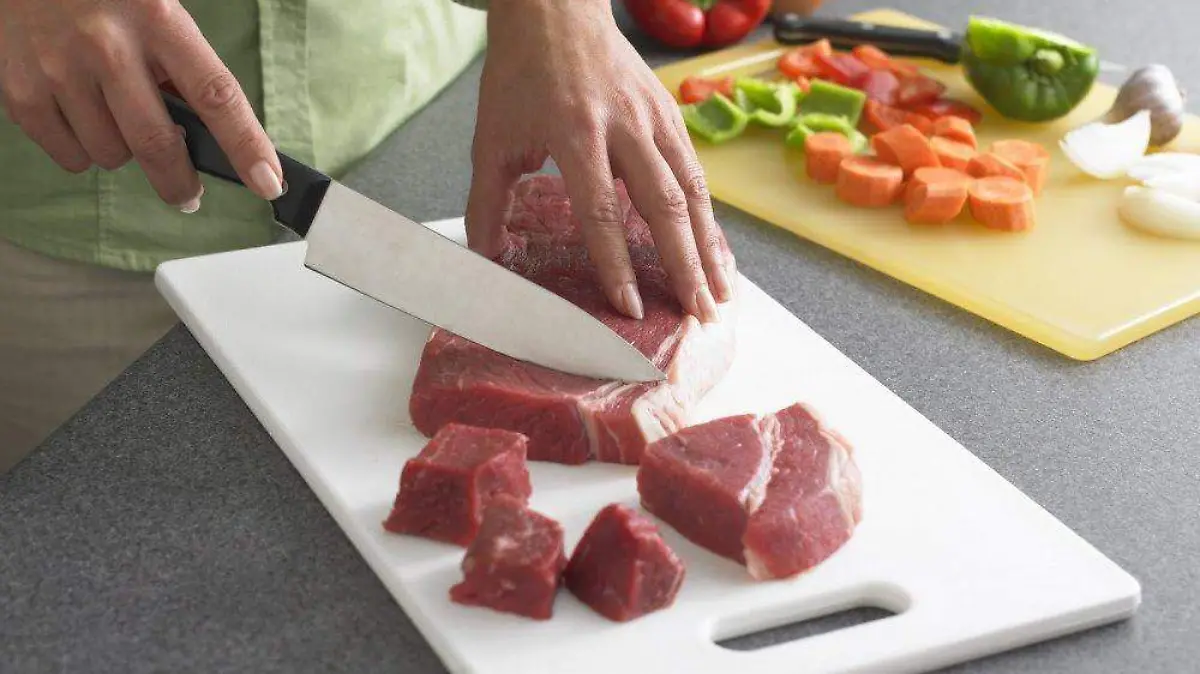 Foto 2 Separa las carnes de los vegetales