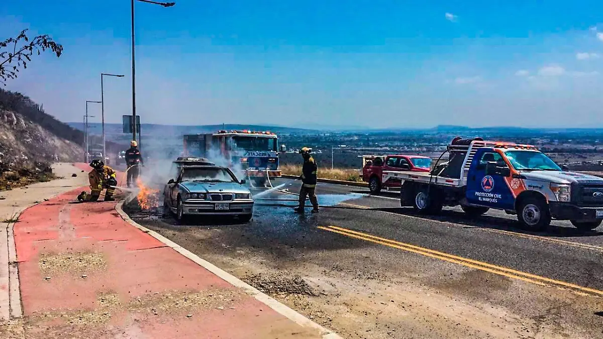 Arde-carro-lujoso