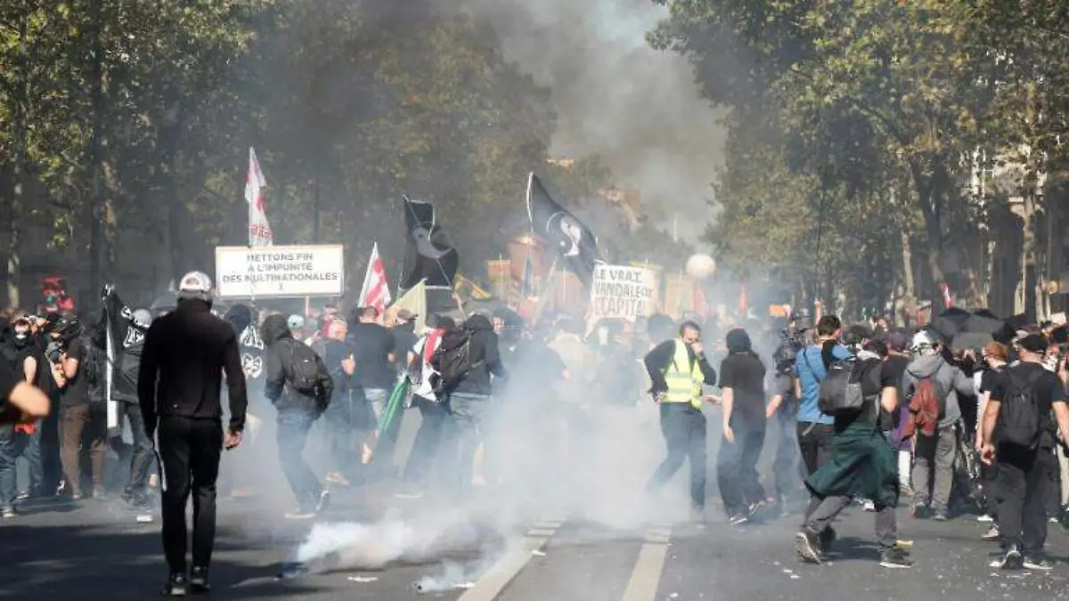 01ff4cf9ebeaff1154d5c7f8b19a35692cf61138