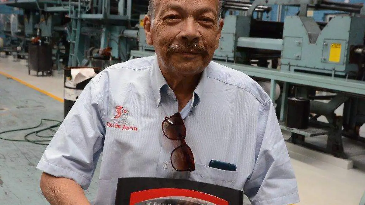 Con su característico