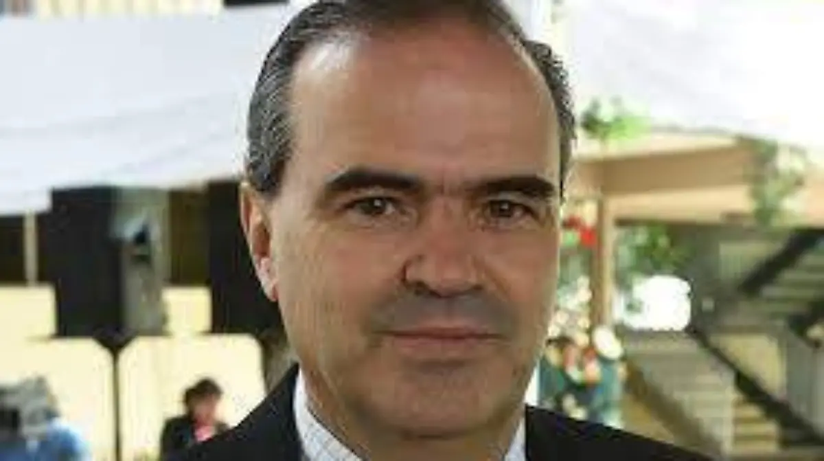 SE MANTIENEN