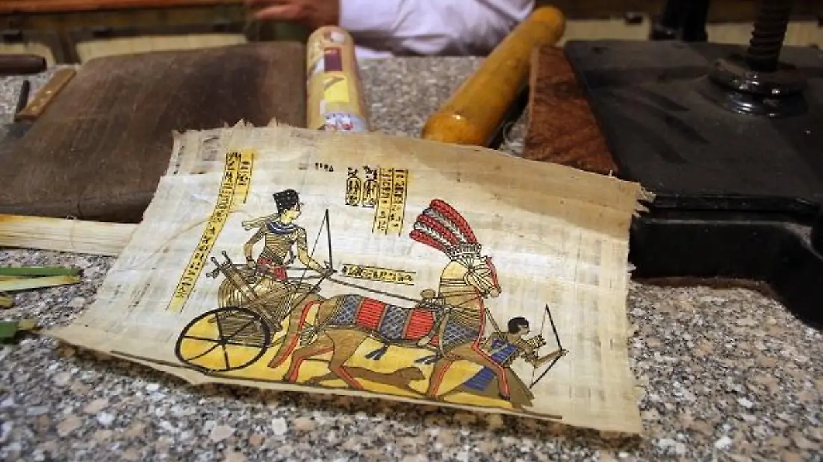 PAPIRO, EL PAPEL MILENARIO