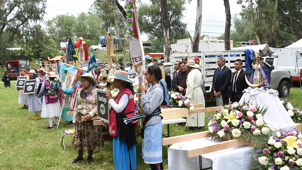 ESPERANDO LA LLEGADA