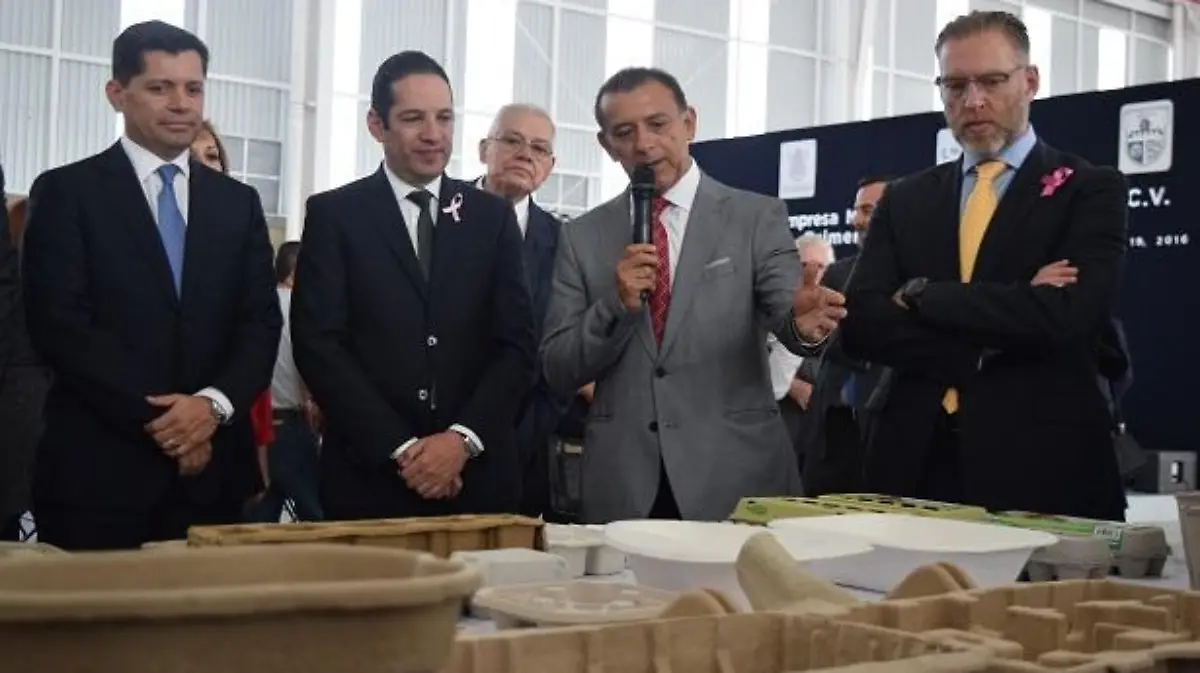 La empresa papelera invertir_ 300 millones de pesos en la primera etapa, que implica la generaci_n de 200 empleos directos