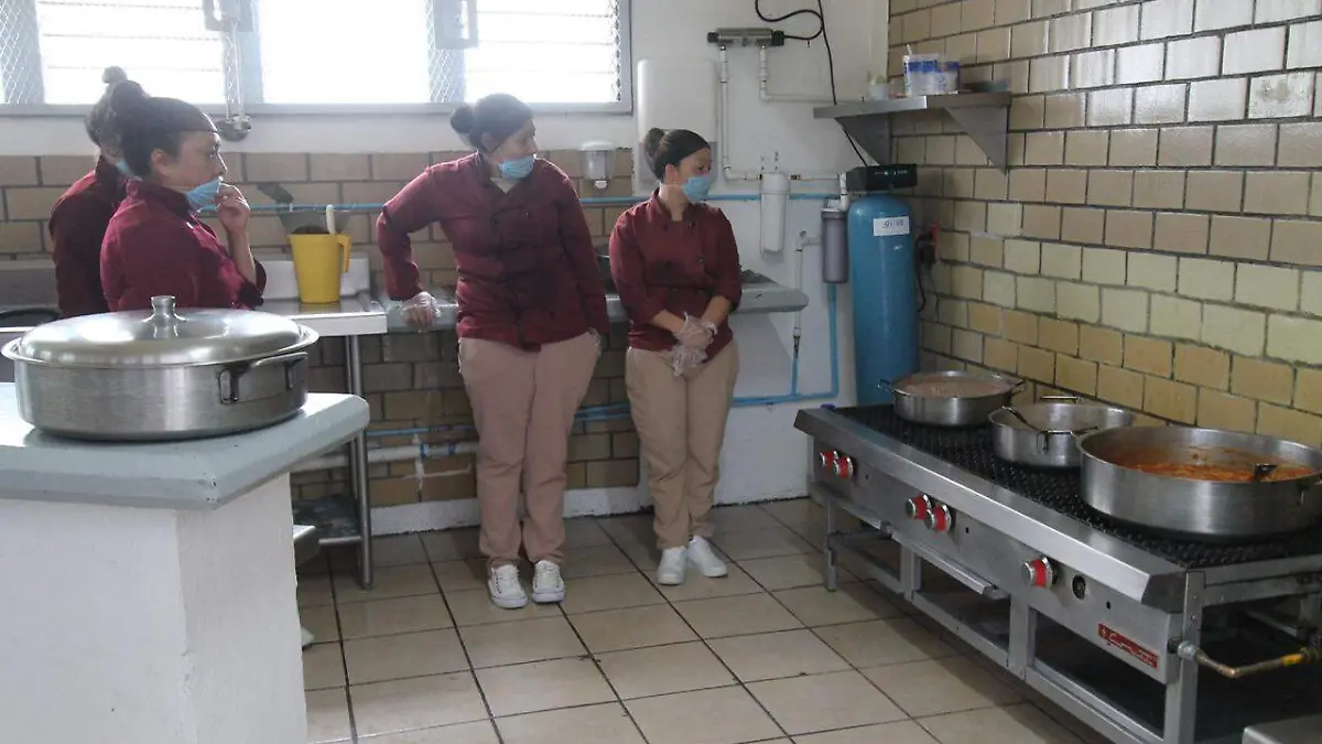 Alistan el menú para la Noche Buena en los Ceresos queretanos. Foto Cortesía Centro Penitenciario.