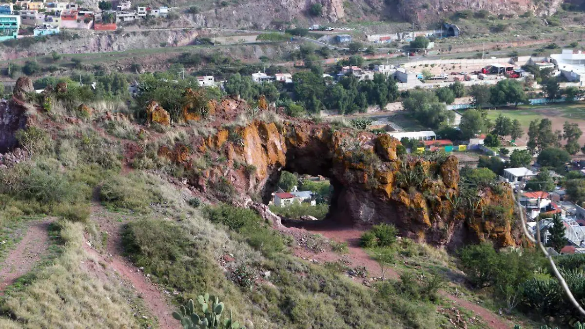 vestigio llamado Peña Agujerada, hércules 