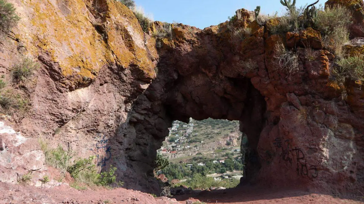 vestigio llamado Peña Agujerada, hércules 