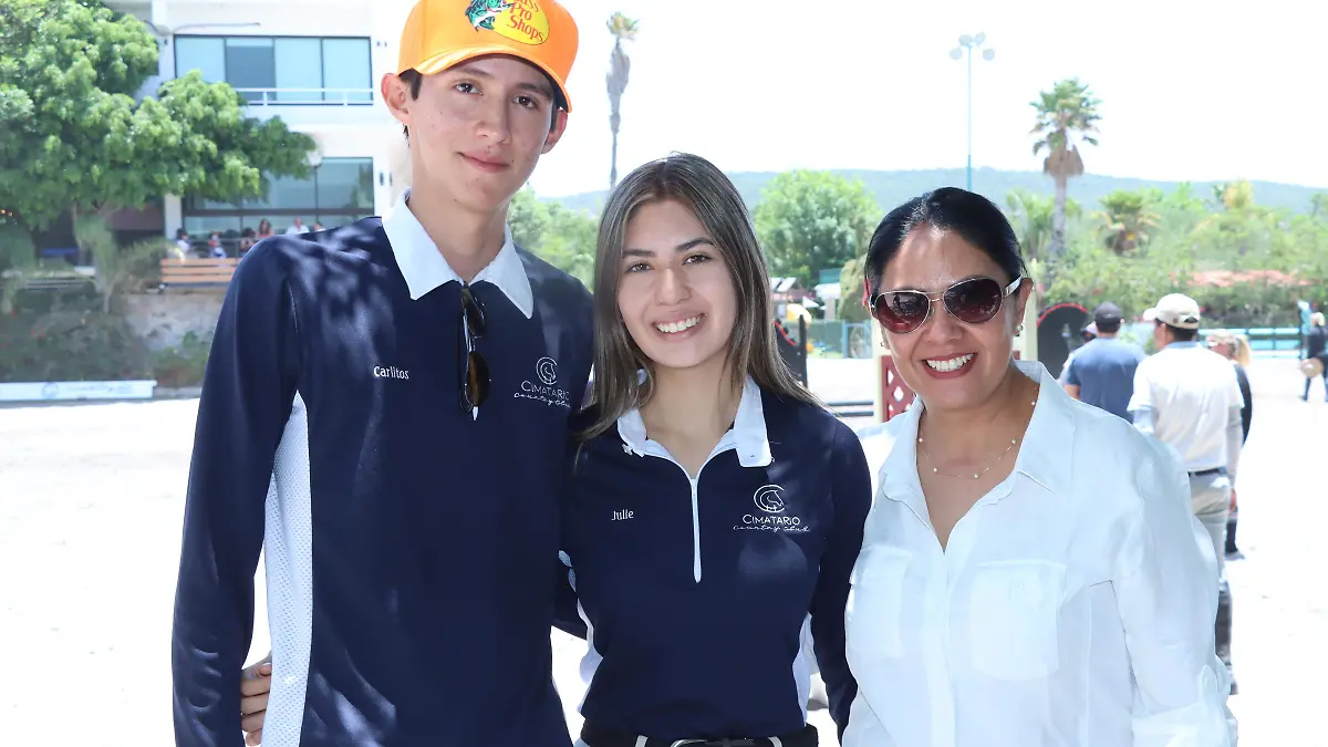 Carlos, Julieta y Araceli.