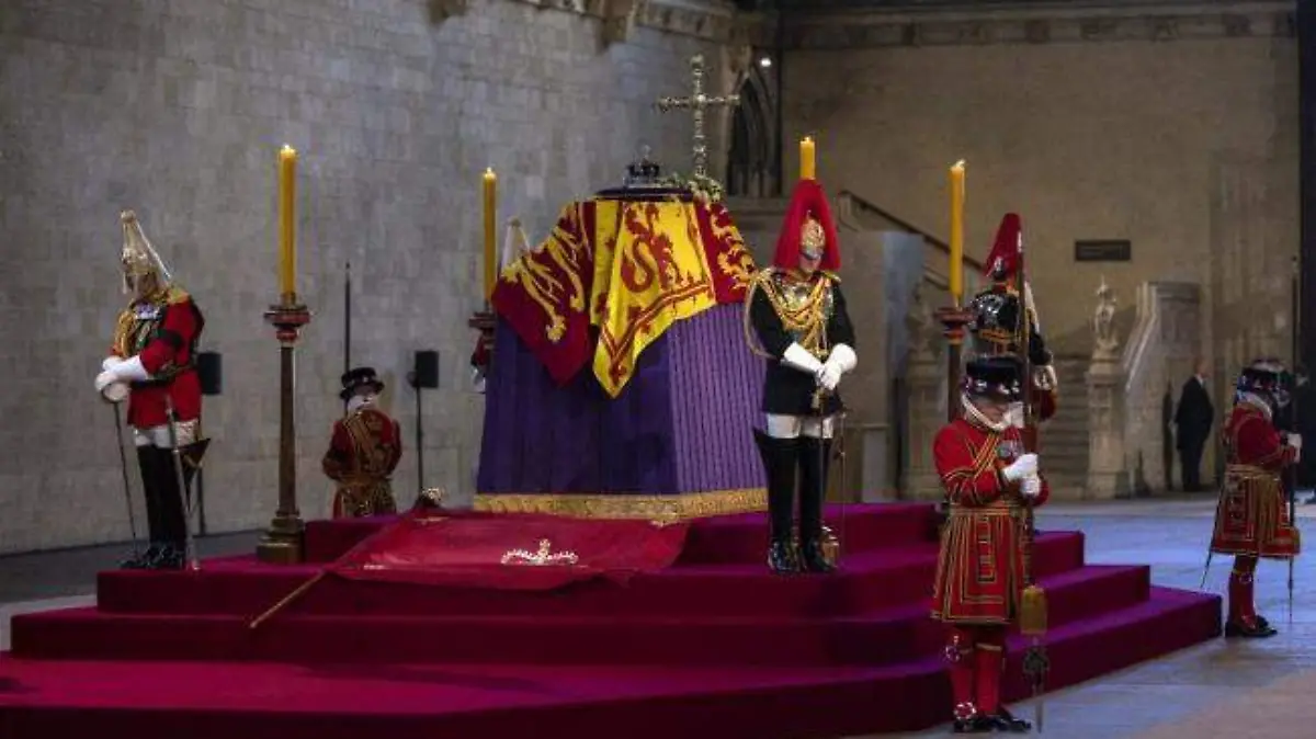 capilla_ardiente_reina_isabel_afp