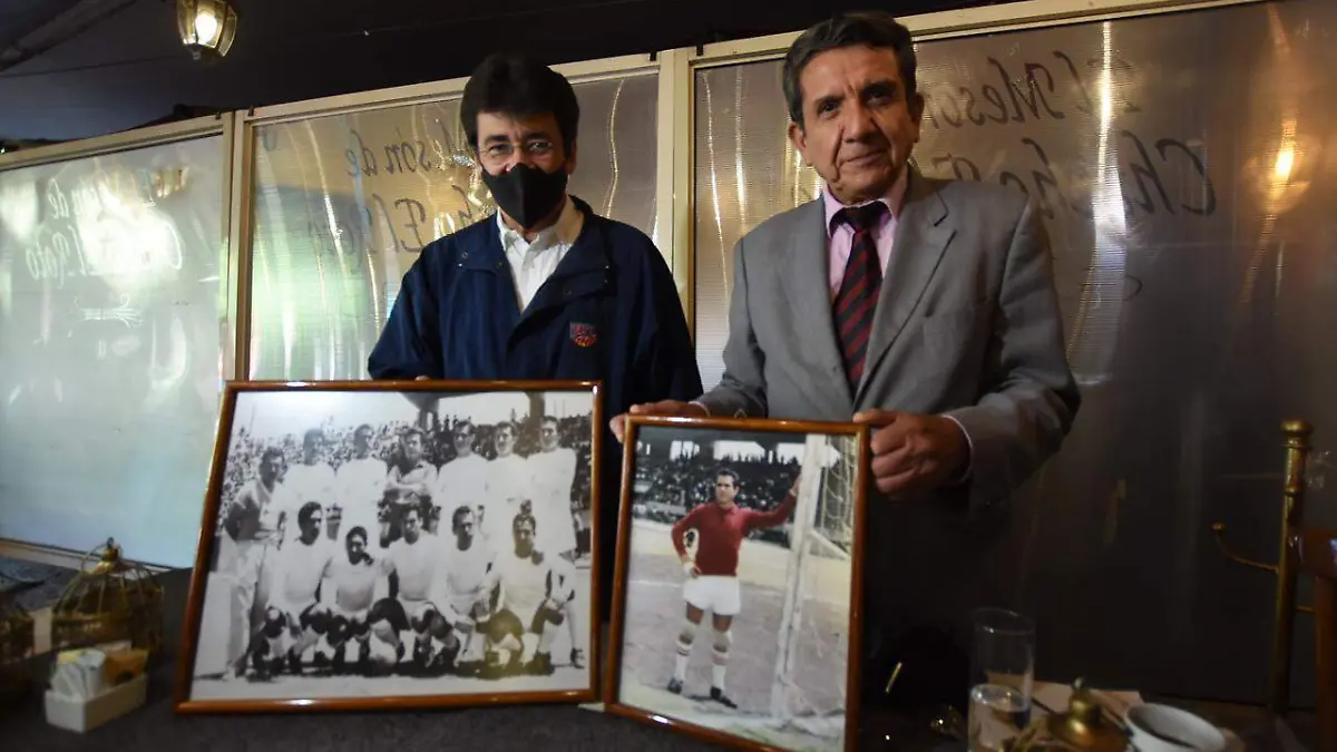 Homenaje gallos