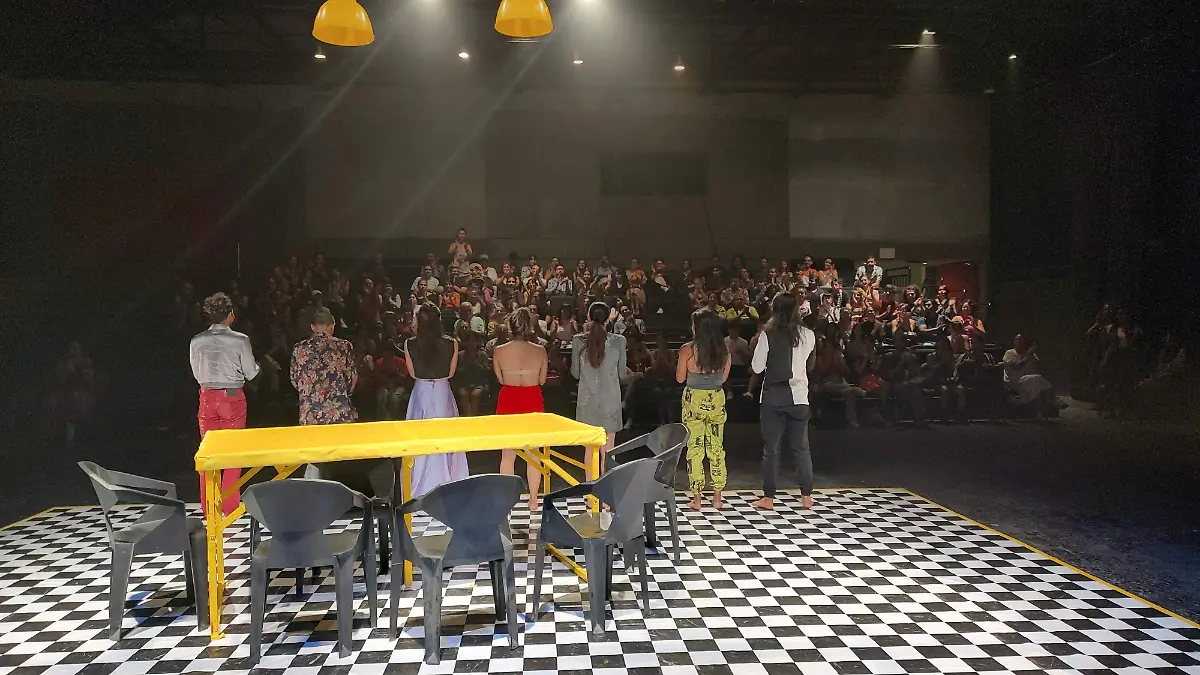 2. _Cuando lleguen los bárbaros_.  Grupo EnNingúnlugar