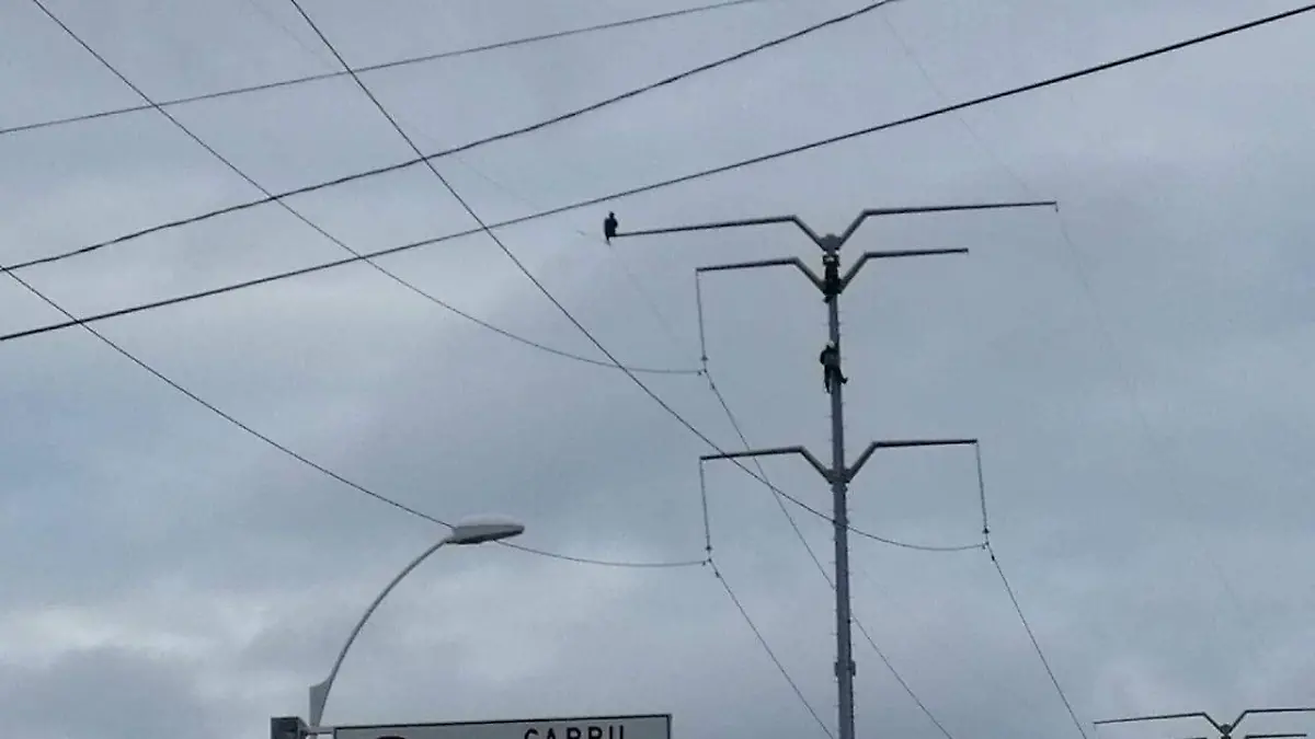 hombre avenida de la luz