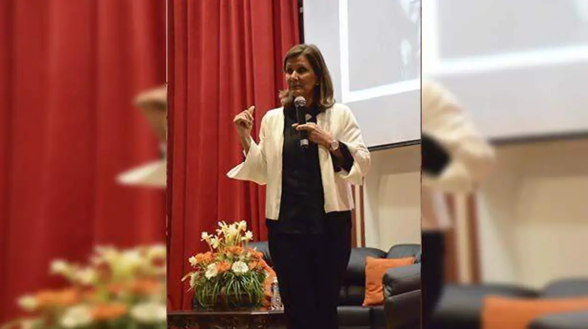 SOC-LUCÍA