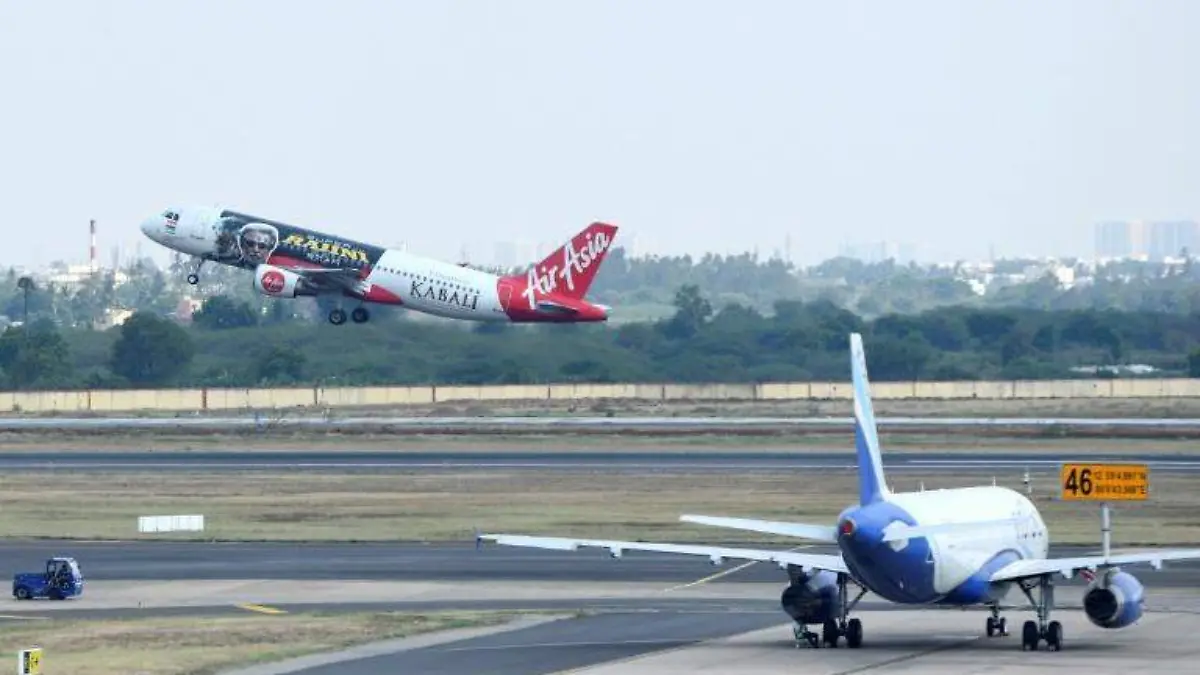 India autoriza vuelos