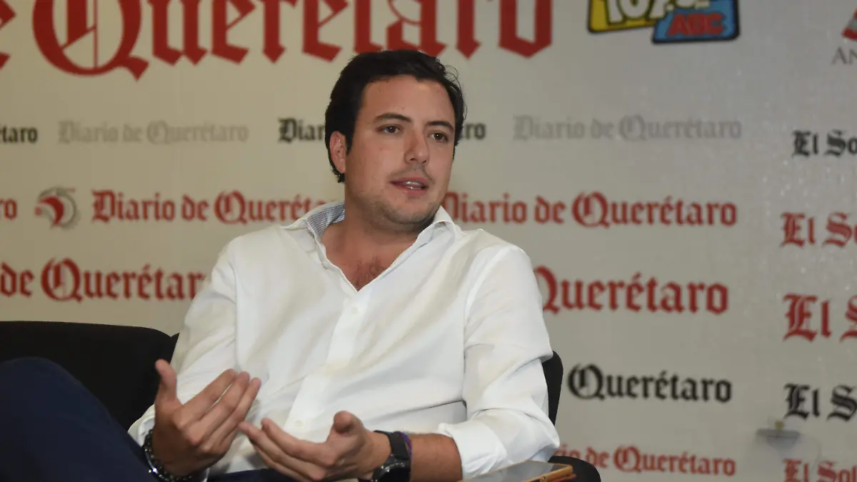 CARLOS URIBE